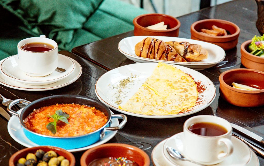 5 Healthy Cuban Breakfast Ideas to Start Your Day breakfast table
